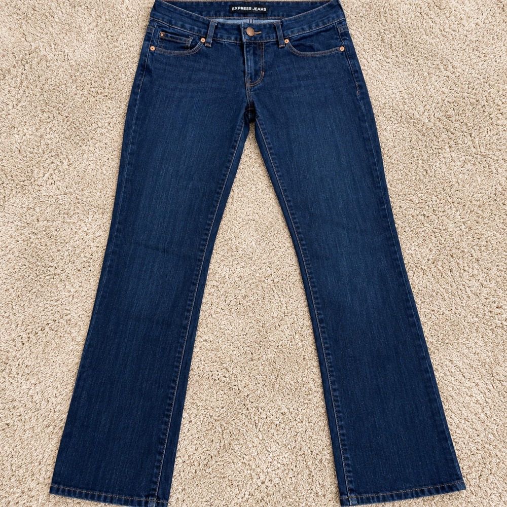 Express Women’s 8S Low Rise Straight Leg Dark Wash Jeans